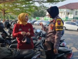 Bhabinkamtibmas Ajak Warga Untuk Kunci Ganda Spm Saat Parkir Sebagai Upaya Cegah Kriminalitas