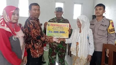 Anggota Polsek Demak Beri Himbauan Kepada Masyarkat Gunakan BLT-DD Untuk Keperluan Hidup