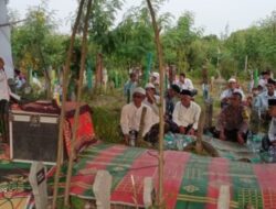 Bhabinkamtibmas Ikut Serta Dalam Acara Pengajian Umum di Desa Bedono