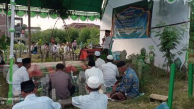 Bhabinkamtibmas Polsek Sayung Menghadiri Pengajian Umum Bersama Warga Desa Bedono