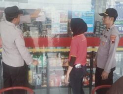 Cipta Kondisi Kamtibmas Kondusif, Personil Polres Demak Gelar Penling dan Bagikan Brosur Imbauan