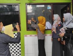 Datangi Rumah Warga Hingga Ponpes, Bawaslu Kota Semarang Gelar Patroli Kawal Hak Pilih