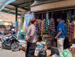 Jelang Bulan Ramadhan Kepolisian Sektor Sayung Cek Harga Sembako di Pasar Sayung