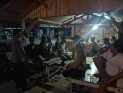 Jelang Sahur, Polsek Kragan Melaksanakan Patroli & Sambang Warga Sedang Nongkrong Di Warkop