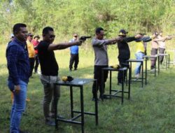 Kapolres Rembang Latih Ketangkasan Melalui Progam Latihan Menembak