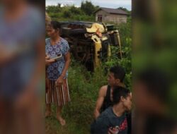 Laka Lantas, Truk Dengan Pikap di Jalan Trans Kalimantan, 1 Orang Patah Kaki