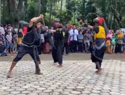 Intip Keseruan Tradisi Perang Rotan di Banjarnegara Jelang Ramadhan