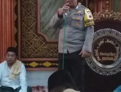 Personil Polsek Karanganyar Beri Kultum Usai Salat Tarawih