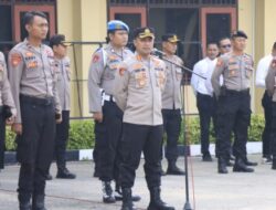 Kapolres Rembang Pimpin Apel Pagi Sekaligus Cek Sikap Tampang Anggota Polres Rembang