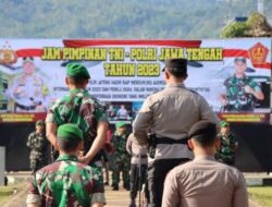 Polres Banjarnegara Bersama Kodim 0704 Banjarnegara Menggelar Upacara Jam Pimpinan TNI Polri
