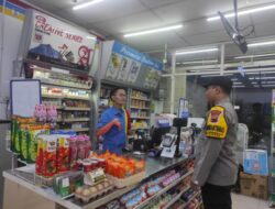 Polsek Sarang Rembang Patroli Sambangi Karyawan Indomart Buka 24 Jam