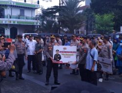 Ribuan Paket Sembako dari Kapolri Disebar ke Masyarakat Jakarta Selatan