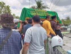 Sambang Duka, Bhabinkamtibmas Polsek Singkawang Selatan Kunjungi Rumah Warga Yang Meninggal