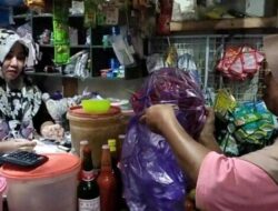 Stok Melimpah, Harga Cabai di Pasar Batang Turun