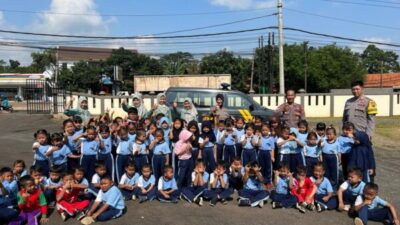 Kunjungi Polsubsektor, Anak-Anak TK Mekarsari Batang Belajar Mengenali Tugas Kepolisian