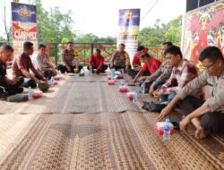 Wakapolres Sanggau Memimpin Jumat Curhat di Rumah Betang Raya Dori’ Mpulor