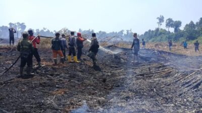 Pantang Pulang Sebelum Padam, Kapolres Bengkalis dan Tim Berjibaku 2 Hari Padamkan Karhutla