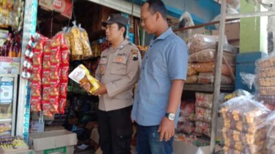 Antisipasi Kelonjakan Harga, Polsek Karangtengah Gelar Monitoring Harga Sembako Di Pasar Buyaran,