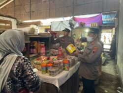 Antisipasi Produk Expired, Kapolsek Gajah Gelar Monitoring Pasar Tradisional