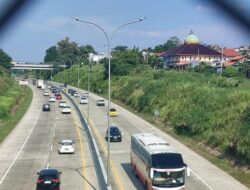 H+1 Lebaran, Jumlah Kendaraan Arah Jakarta di Tol Semarang Meningkat