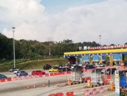 Gerbang Tol Kalikangkung Semarang Masih Terpantau Padat