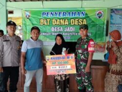 Bhabinkamtibmas Polsek Sumber Bersama Babinsa Giat Monitoring Kegiatan Penyaluran BLT-DD