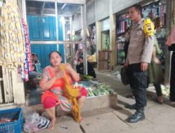 Anggota Polsek Wonosalam Sambang Ke Pedagang Pasar Wonosalam