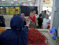 Ajak ASN Belanja di Pasar Johar, Mbak Ita Dorong Roda Perekonomian Jelang Lebaran