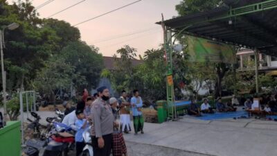 Bhabinkamtibmas Desa Cangkring Rembang Laksanakan Pengamanan Sholat Idul Fitri