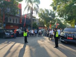 Indahnya Toleransi, Polisi & Pemuda Gereja Amankan Salat Idul Fitri di Malang