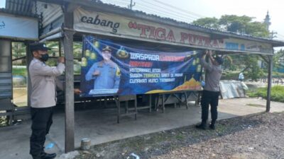 Jelang Lebaran, Polsek Karangtengah Memasang Spanduk Himbauan Wapada Tindak Curanmor