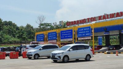 Jelang Puncak Arus Mudik, Gerbang Tol Kalikangkung Semarang Mulai Dipadati Pemudik