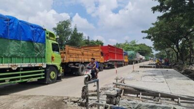 Pantura Pati-Rembang Macet Parah, Antrean Mengular hingga 20 Km!