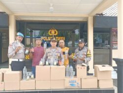 Ratusan Botol Miras Berbagai Jenis Berhasil Disita Polsek Tayu Pati