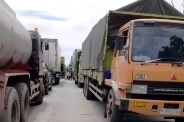 Kemacetan Parah Jalan Pantura Juwana-Rembang, Kapan Terurai?