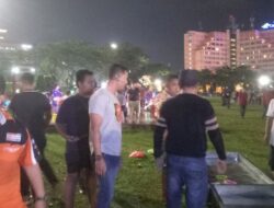 Satpol PP Tertibkan Puluhan PKL di Simpang Lima Semarang