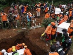Pemakaman Korban Dukun Penggandaan Uang di Banjarnegara