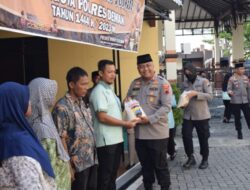 Personil Polres Demak Bagikan Lebih Dari 2 Ton Beras Zakat Fitrah Kepada Warga