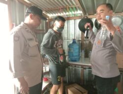 Personil Polsek Bonang Gencar Operasi Pekat Dengan Menyita Beberapa Minuman Beralkohol