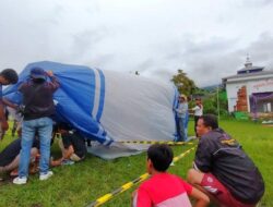 Polda Jateng Mengawasi Tradisi Menerbangkan Balon Udara di Wonosobo