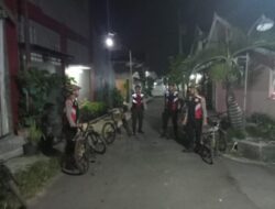 Sat Samapta Polres Rembang Patroli Pemukiman Saat Jam Tarawih Naik Sepeda