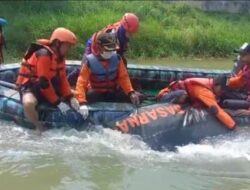 Tim SAR Menemukan Jasad Pria Yang Nyebur ke Sungai Sambong Batang