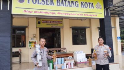 Anggota Polsek Batang Kota Amankan Mercon Siap Ledak dan Botol Miras