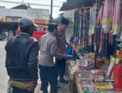 Polsek Dempet Demak Gelar Razia Petasan Di Pasar Wonopolo