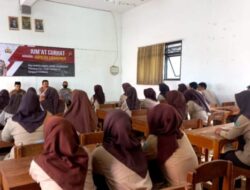 Anggota Polsek Karangawen Gelar Jumat Curhat di Lingkup Sekolah