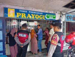 Ramai Pembeli, Unit Patroli Sat Samapta Polres Rembang Pantau Toko Emas