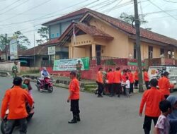 Relawan di Pagentan Banjarnegara Turun ke Jalan Berbagi Keceriaan Di Bulan Ramadhan