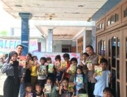 Tingkatkan Minat Baca Anak, Polsek Mijen Gelar Perpustakaan Keliling Saat Ngabuburit