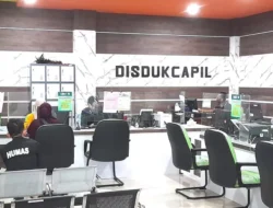 Selama Cuti Lebaran, Ratusan Warga Rembang Akses Layanan Kependudukan