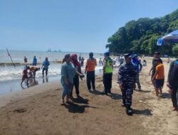 Untuk Keselamatan, Polres Batang Sampaikan Imbauan Pengunjung di Obwis Pantai